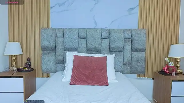 Luna__velvet_ - rubbing my clitoris while sucking cock
