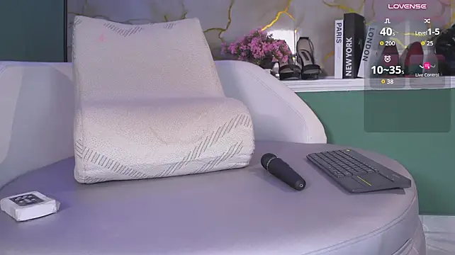 Mia_colin1_ - Pull up my cameltoe and push fingers