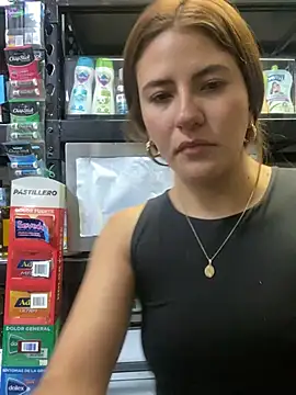 Andrea_19blonde - Zoom pussy