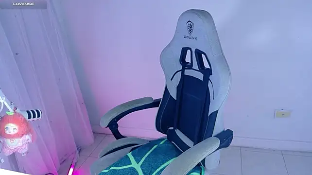 Stephybrown - dildo in pussy