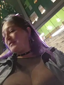 Sophie_banger - Saliva in hard nipps Finger ass in WC 🥵