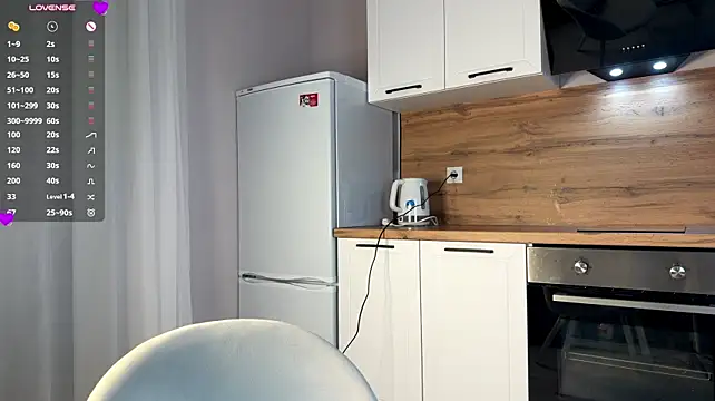 LunaHuurt - naked boobs (3 min)