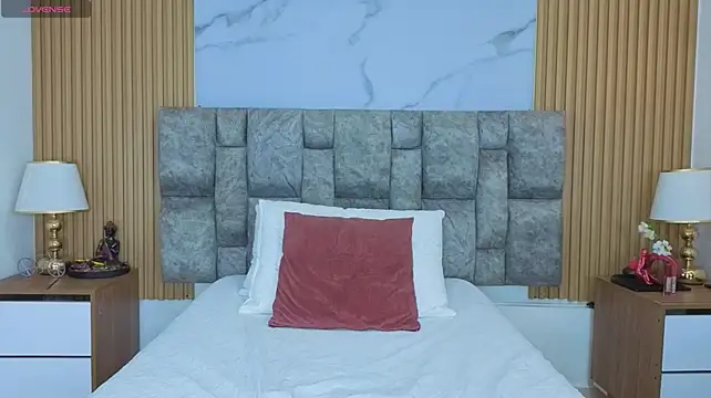 Luna__velvet_ - rubbing my clitoris while sucking cock