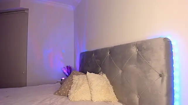 BellaStarr_ - make my legs shakes for you <3