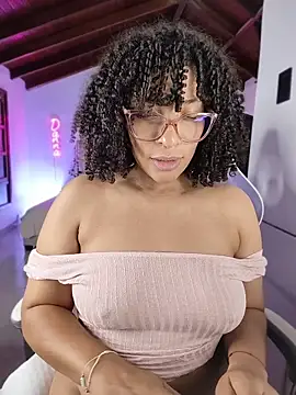 DannaBerry - play with wet pussy 😏