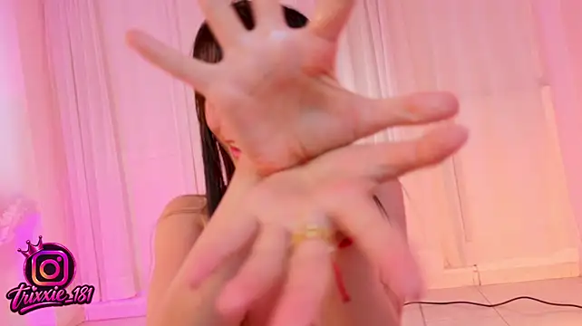 Trixxie_18 - MAKE ME SO WET