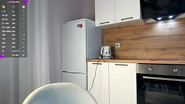 LunaHuurt - naked boobs (3 min)