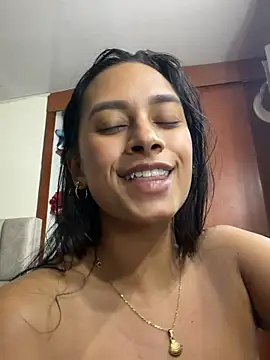 LunaHeat - Show pussy