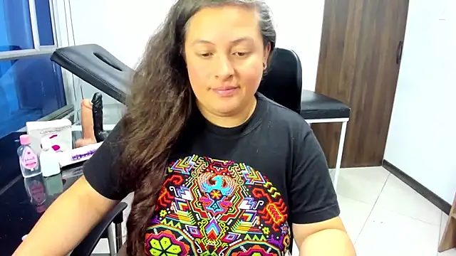 SaraThonson_ - Sexy dance with the body full of oil 😈