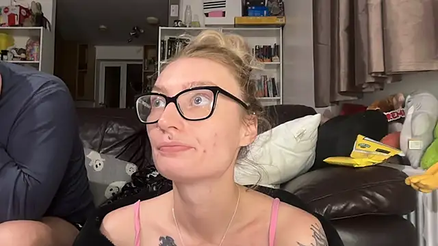 Harleyblair - top off