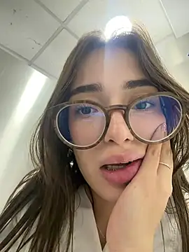 Sweet_Milaa1 - TSUNAMY SQUIRT IN BATHROOM💦💦