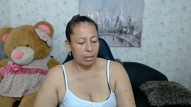 Mature_martina - flash ass