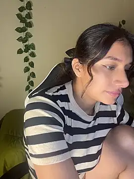 Rebbecca_ - aceite en mis gluteos