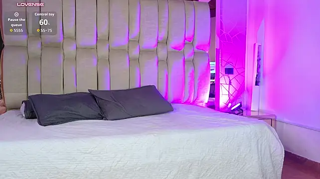 SusiMendez - oil my ass in doggy