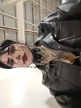 Taaylor33 - Plug anal in doggy position