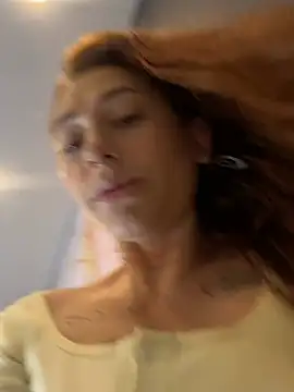 Samara-kitty - show ass in my window
