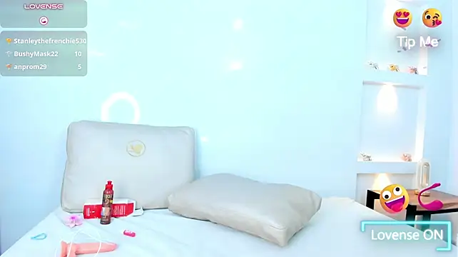 Scarlett_lions - View doggy and spank ass hard🍑