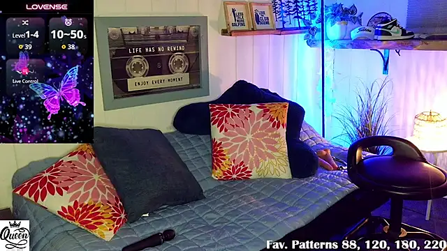 AinsleyMadison - Tits out oiled up