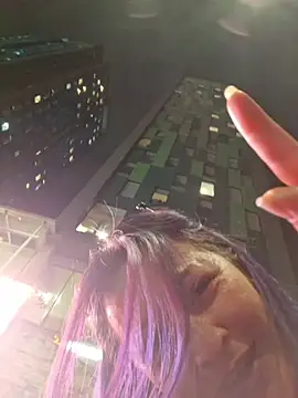 Sophie_banger - Saliva in hard nipps Finger ass in WC 🥵