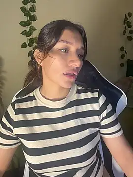 Rebbecca_ - aceite en mis gluteos