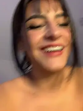 Ivy-777 - Flash ass and slap