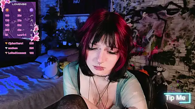 Ashley_Veil - pinch my nipples under top