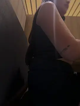 CocoaGigiMuse - TAKE OFF PANTY AND LICK PUSSY😏😏