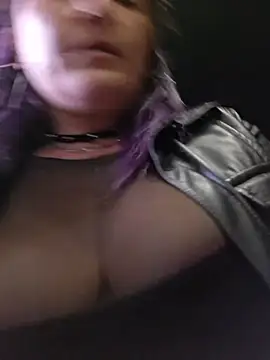 Sophie_banger - Saliva in hard nipps Finger ass in WC 🥵