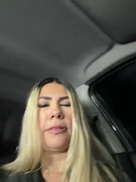 MistressAndre - show pussy wet