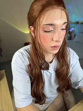 Tiffannyland - show ass and fingering hard bby