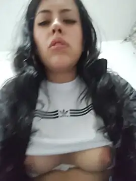 Queen_Ashly - My friend sucks my tits😏