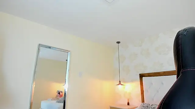 IRISCLARK1 - play with my ass