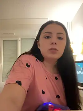 Angela80 - Complètement nue
