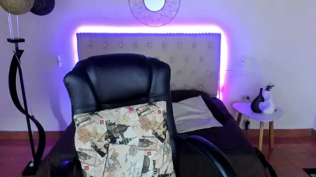 Gabriella__live - show tits + oil