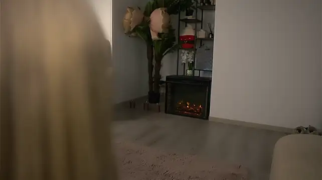 SerenaNoir - Butt plug play🍑🤤🍽️