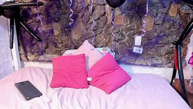 VictoriaRouge_ - play tits💦