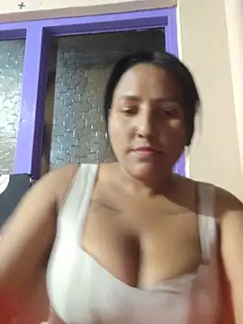 Emma_47 - Off muy bra