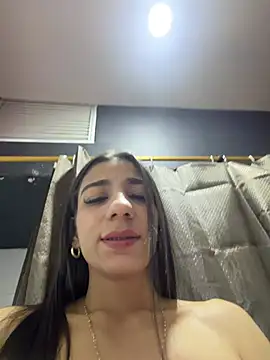 Carolina_1111 - Masturbate my tits with saliva