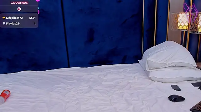 Tenny_shy - play with pussy😽😽😽