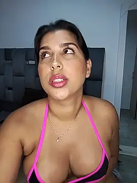NiaSoler - wet my pussy