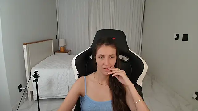 Upssnowy - show boobies
