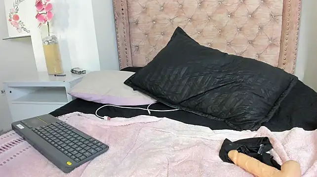 Laura_hotties - fuck pussy