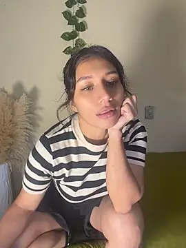 Rebbecca_ - aceite en mis gluteos