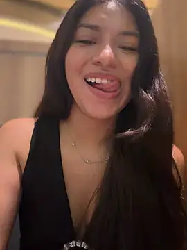 CocoaGigiMuse - PLUG ANAL🍑😳
