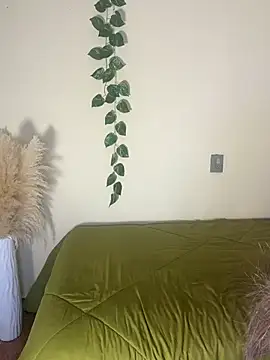Rebbecca_ - aceite en mis gluteos