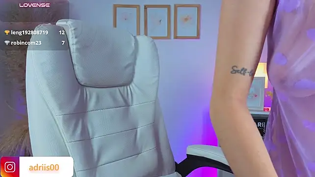 Shannel_moss__ - ride dildo+oil in my ass