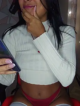 Moreninhasilva - Tirar calcinha + dedinhos zoom 🫦