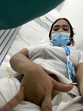 Daniela-sexy - naked in the doctor's office