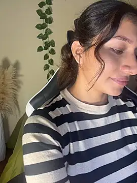Rebbecca_ - aceite en mis gluteos