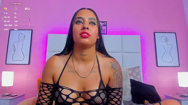Charlotte_kisss - finger in pussy + plug